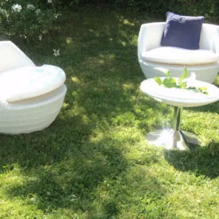 Maison-6pers-parkings Prives Dans Jardin Clos *